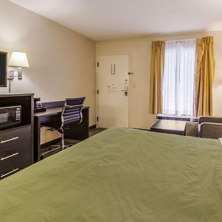 Quality Inn & Suites Atlanta Стоун Маунтин Екстериор снимка