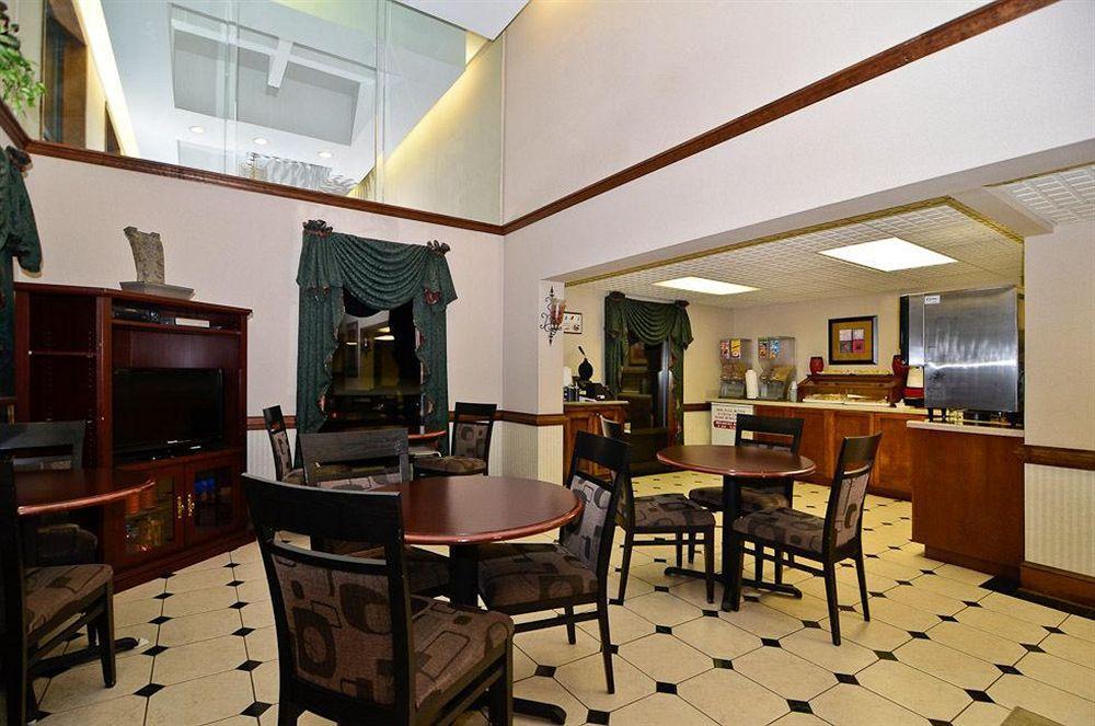 Quality Inn & Suites Atlanta Стоун Маунтин Ресторант снимка