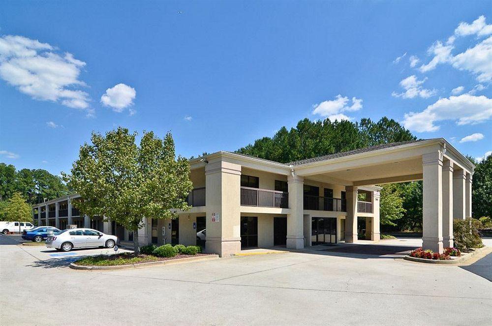 Quality Inn & Suites Atlanta Стоун Маунтин Екстериор снимка