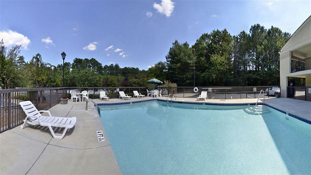 Quality Inn & Suites Atlanta Стоун Маунтин Екстериор снимка