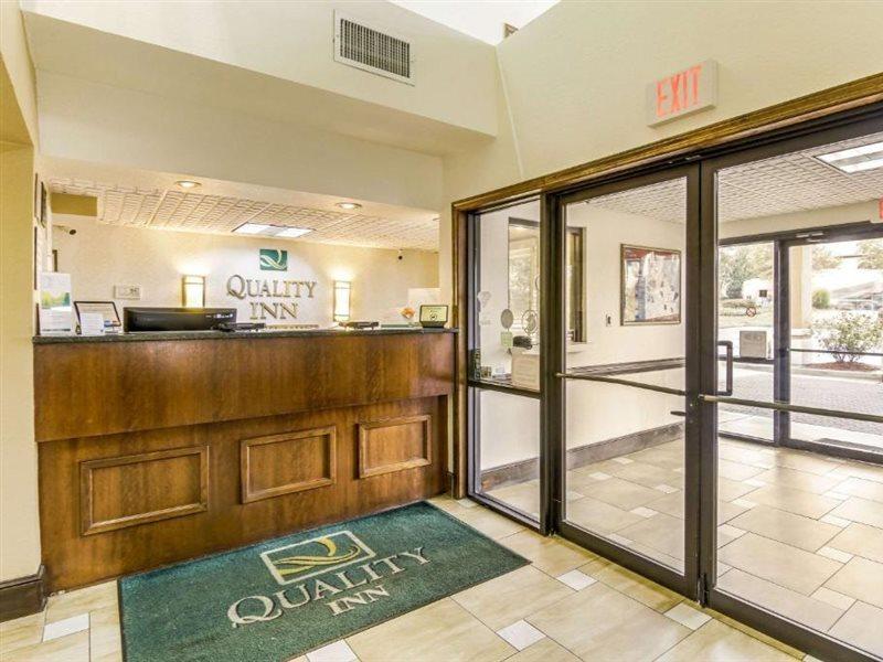 Quality Inn & Suites Atlanta Стоун Маунтин Екстериор снимка