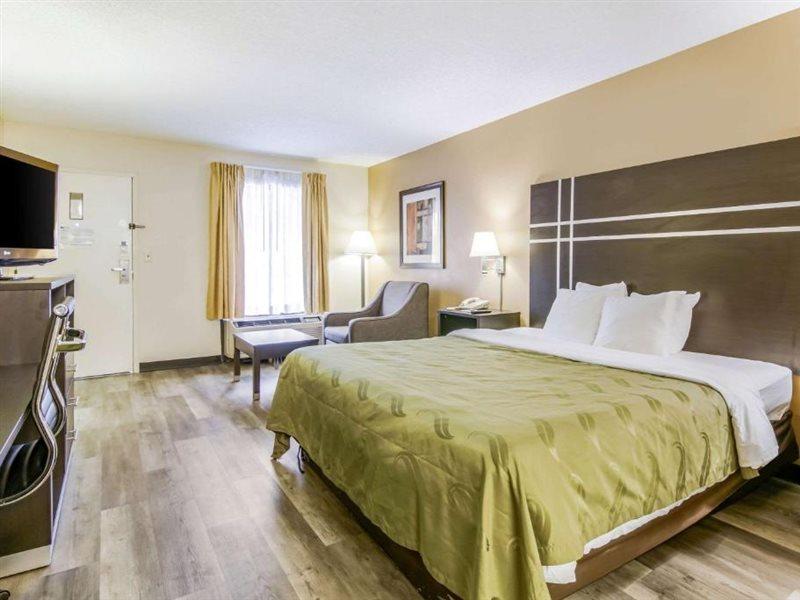 Quality Inn & Suites Atlanta Стоун Маунтин Екстериор снимка