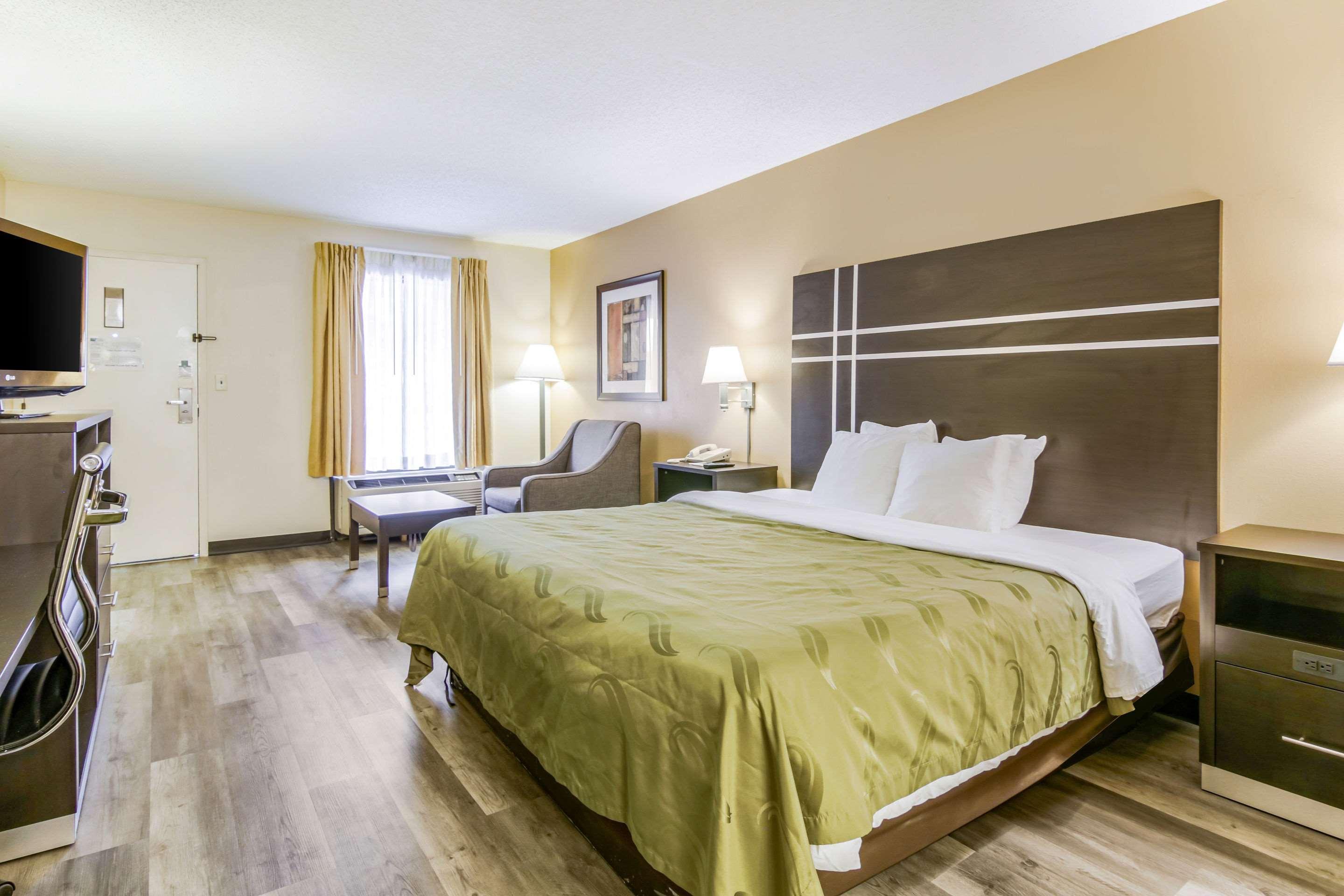 Quality Inn & Suites Atlanta Стоун Маунтин Екстериор снимка
