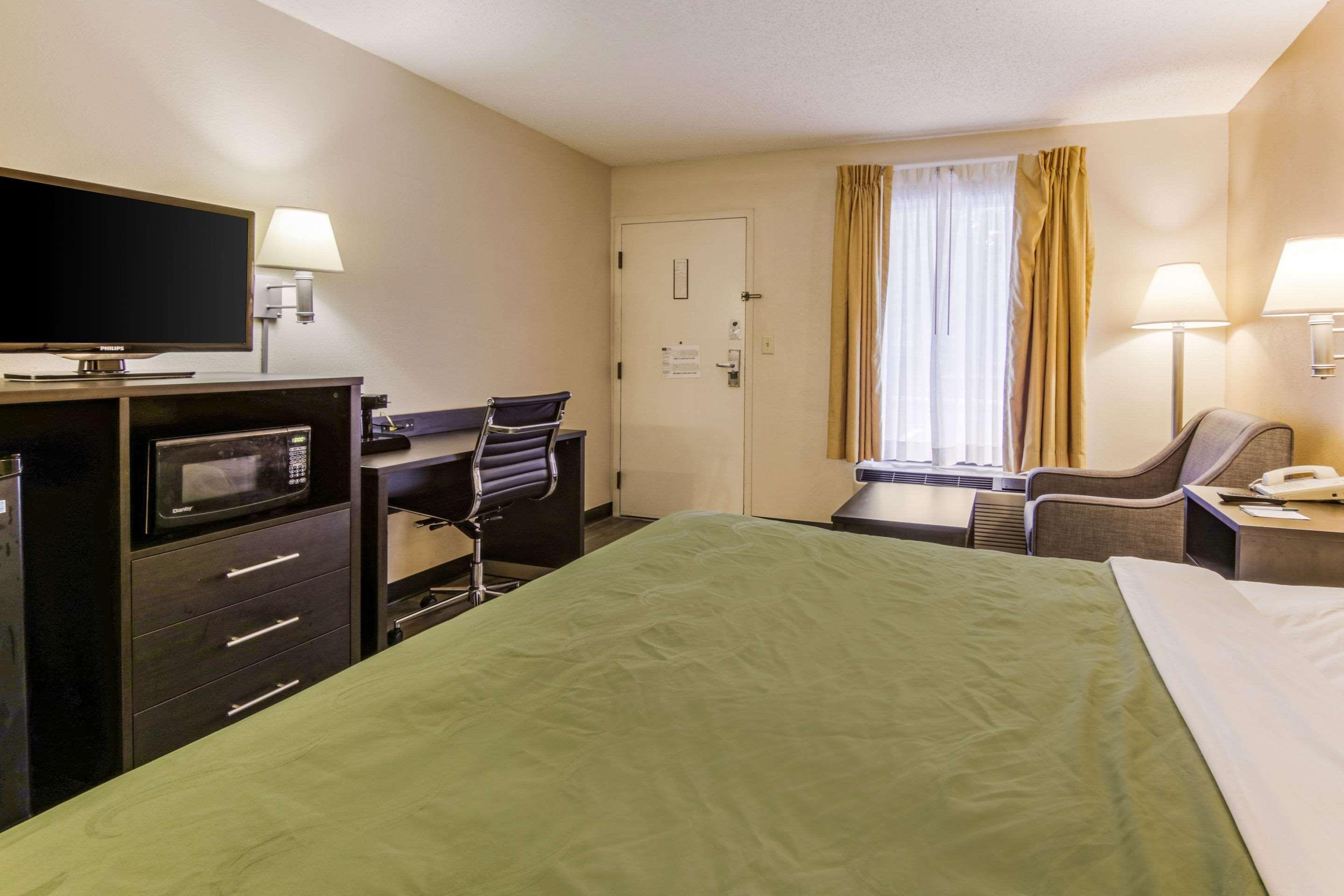 Quality Inn & Suites Atlanta Стоун Маунтин Екстериор снимка