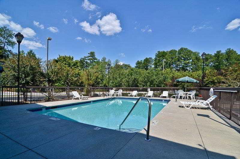 Quality Inn & Suites Atlanta Стоун Маунтин Екстериор снимка