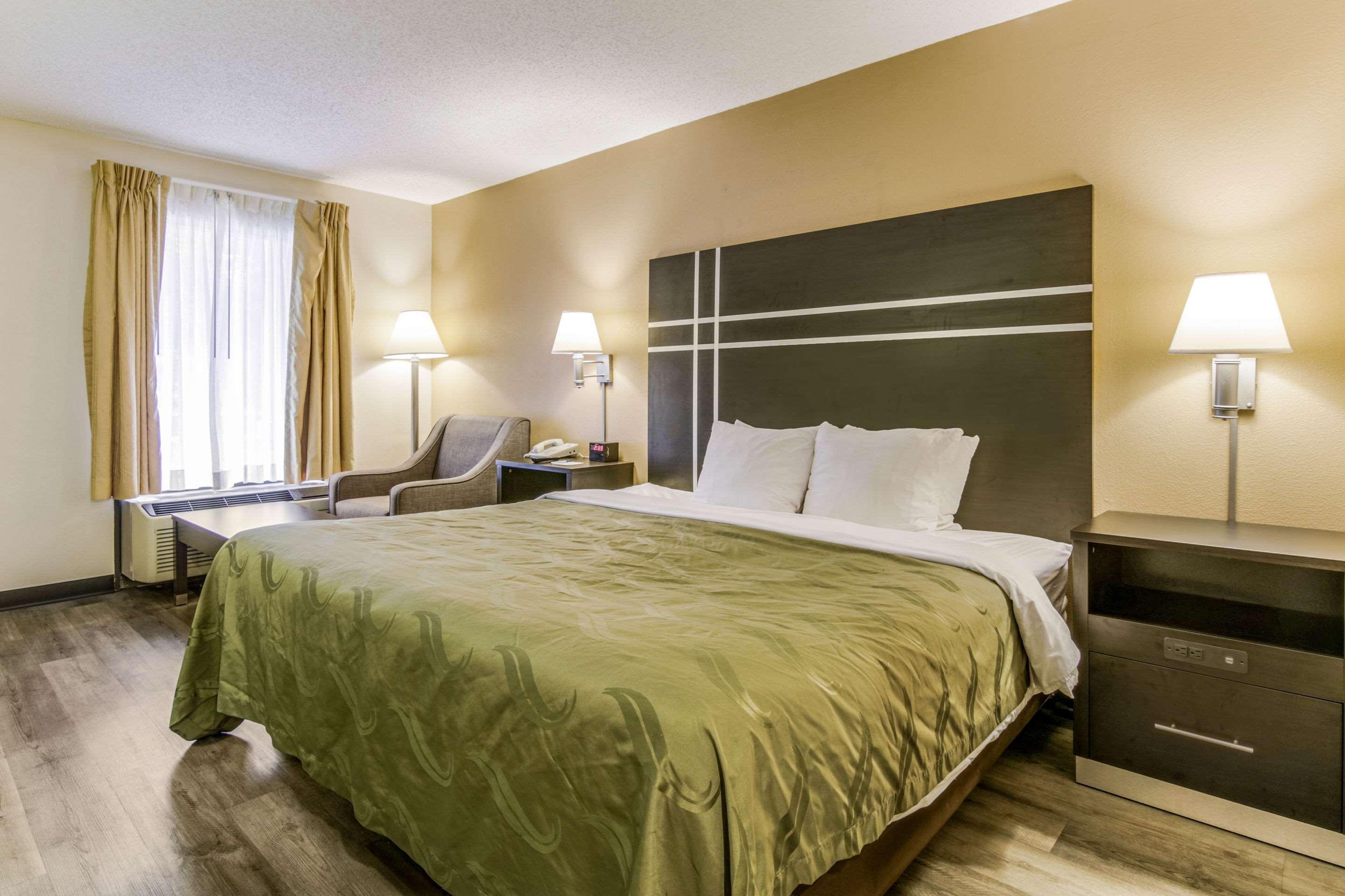 Quality Inn & Suites Atlanta Стоун Маунтин Екстериор снимка