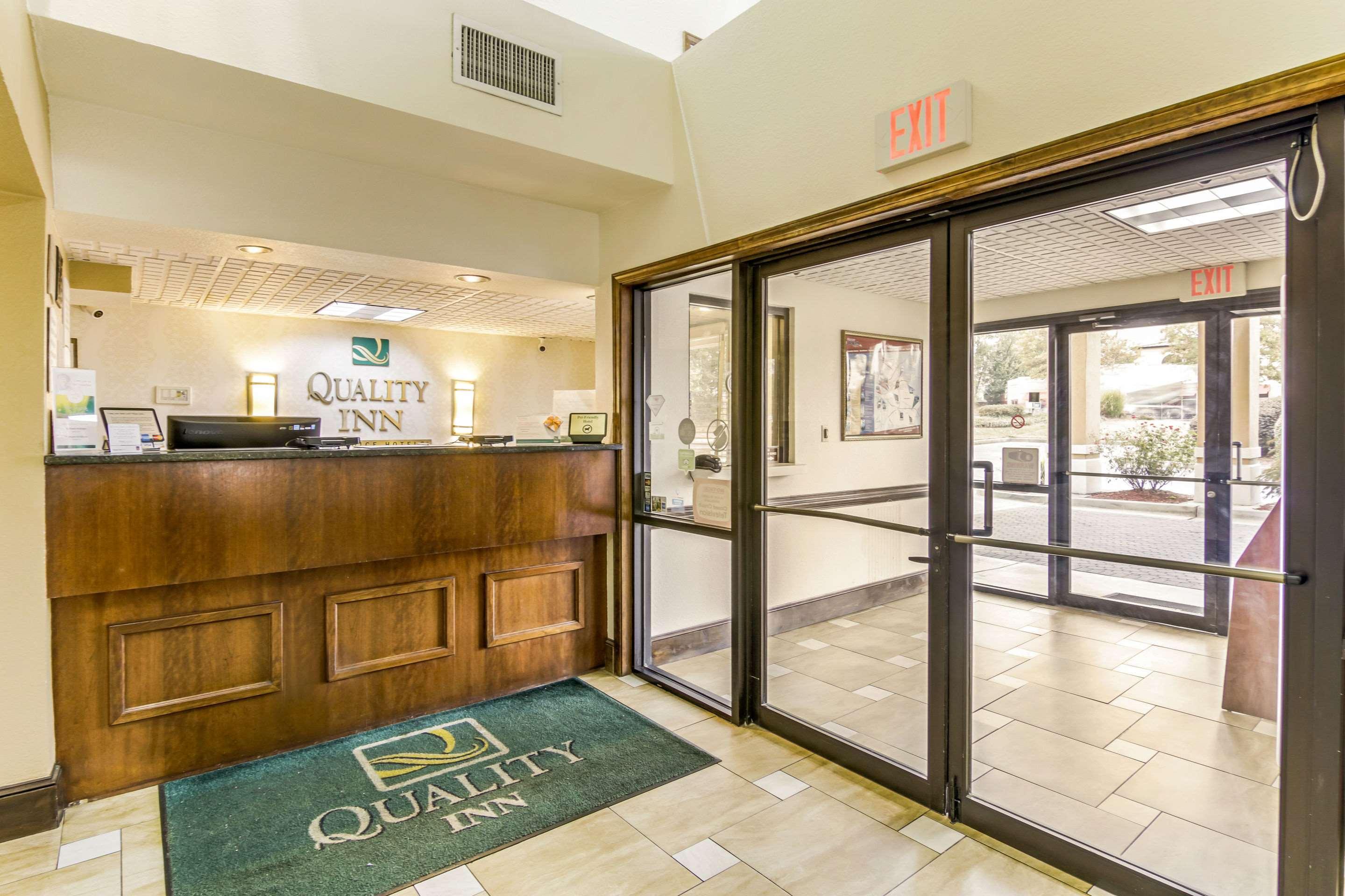 Quality Inn & Suites Atlanta Стоун Маунтин Екстериор снимка