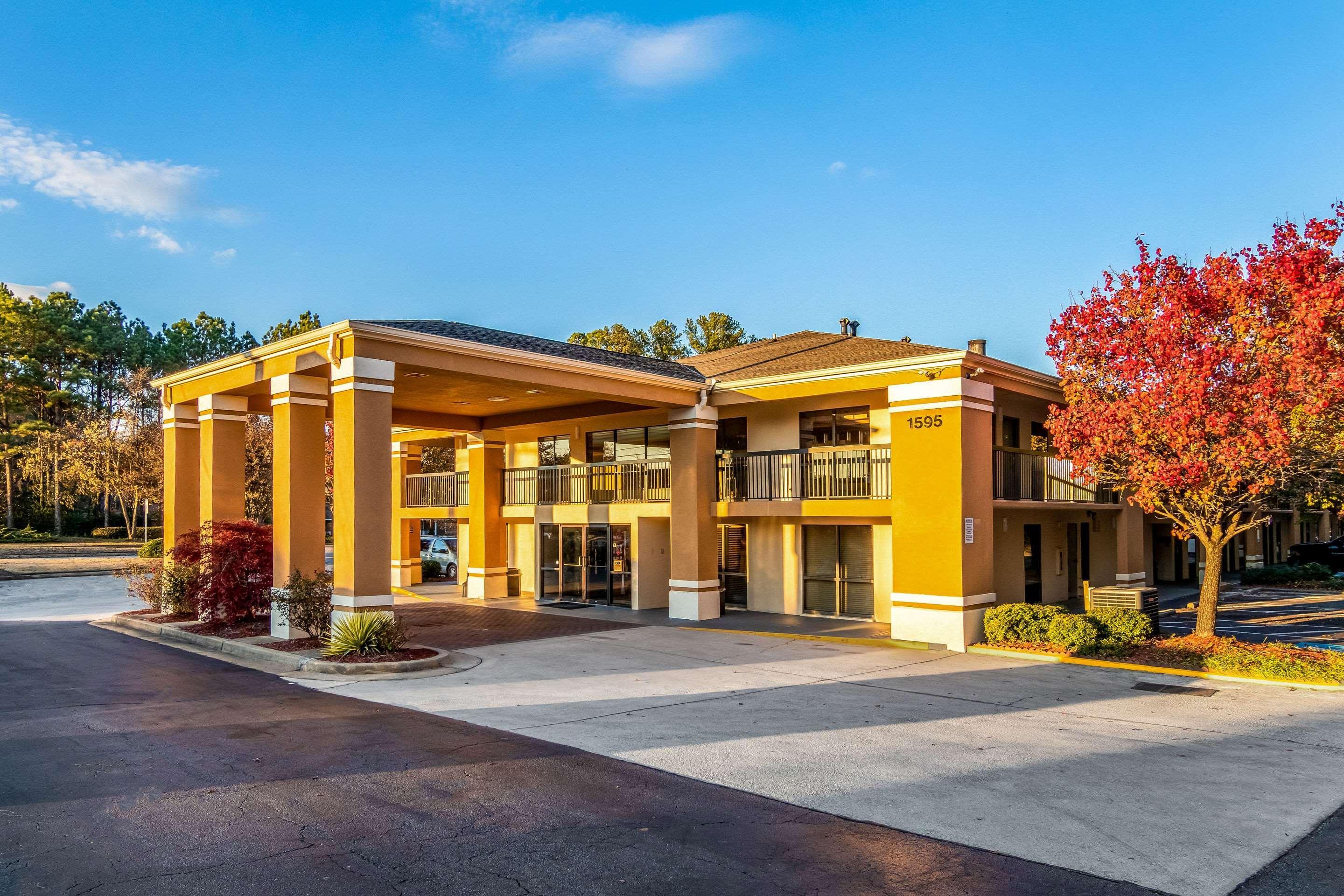 Quality Inn & Suites Atlanta Стоун Маунтин Екстериор снимка