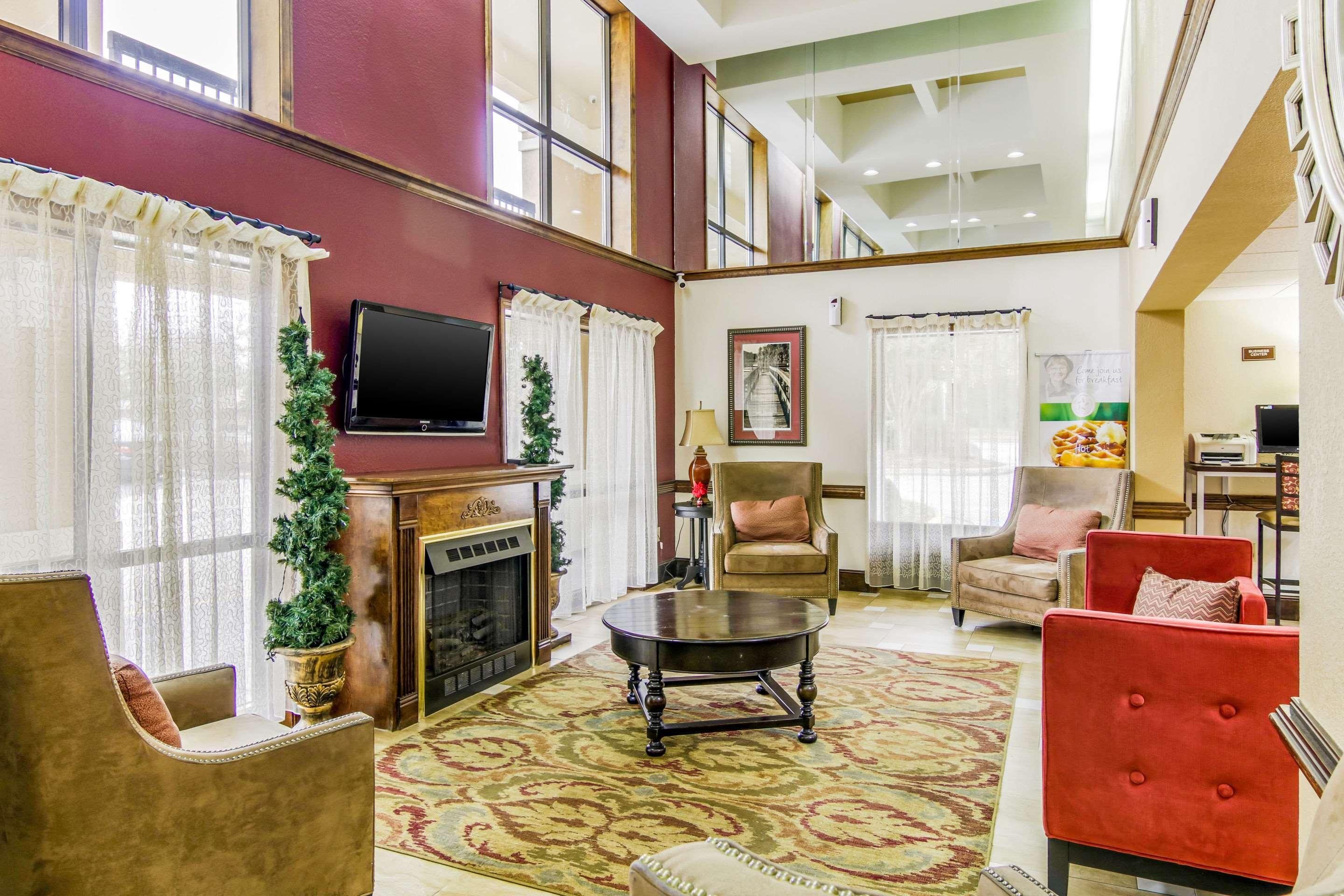 Quality Inn & Suites Atlanta Стоун Маунтин Екстериор снимка