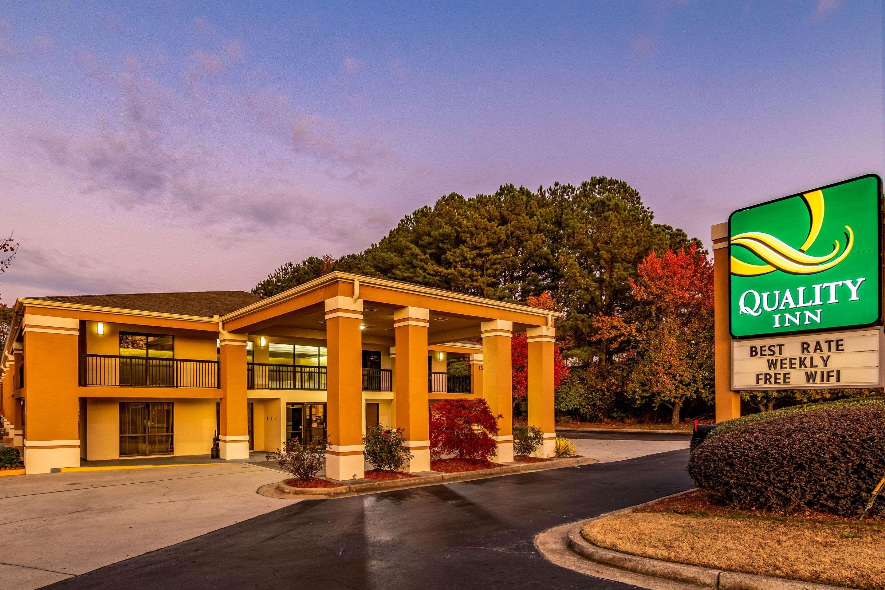 Quality Inn & Suites Atlanta Стоун Маунтин Екстериор снимка