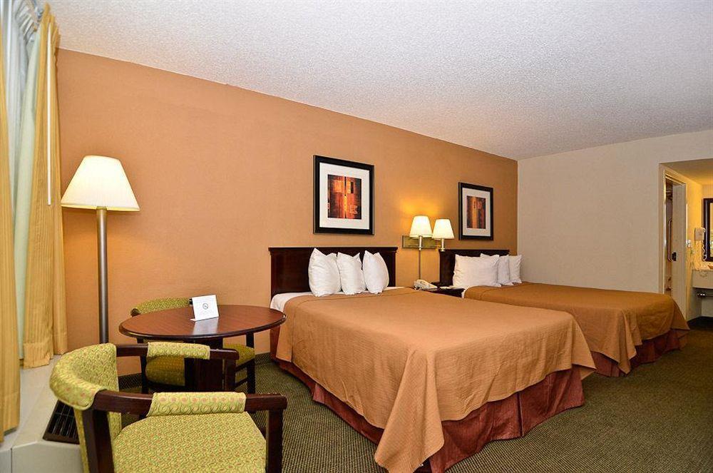 Quality Inn & Suites Atlanta Стоун Маунтин Екстериор снимка