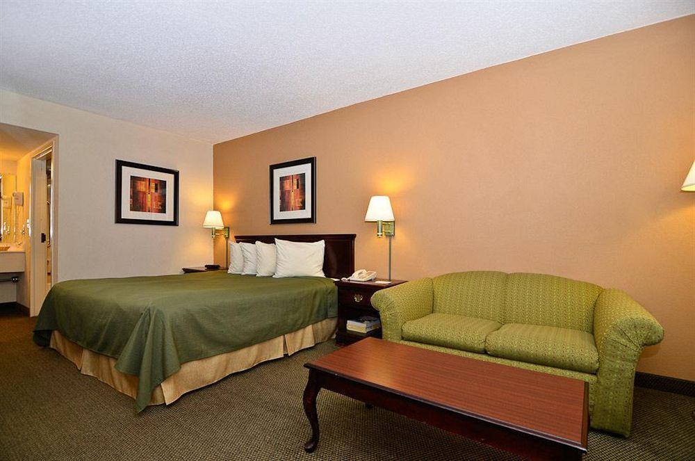 Quality Inn & Suites Atlanta Стоун Маунтин Екстериор снимка