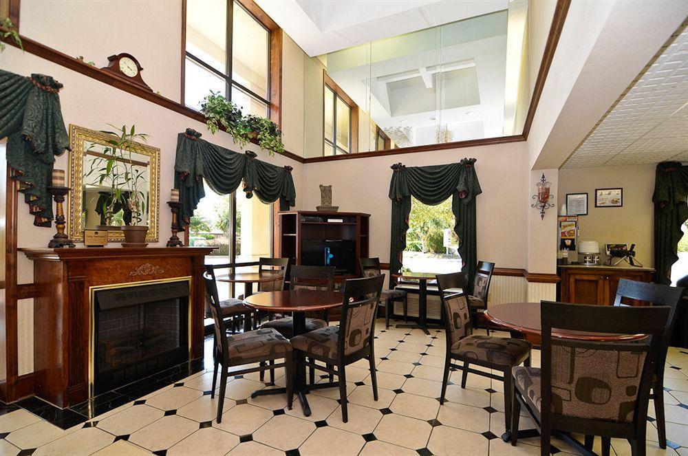 Quality Inn & Suites Atlanta Стоун Маунтин Екстериор снимка